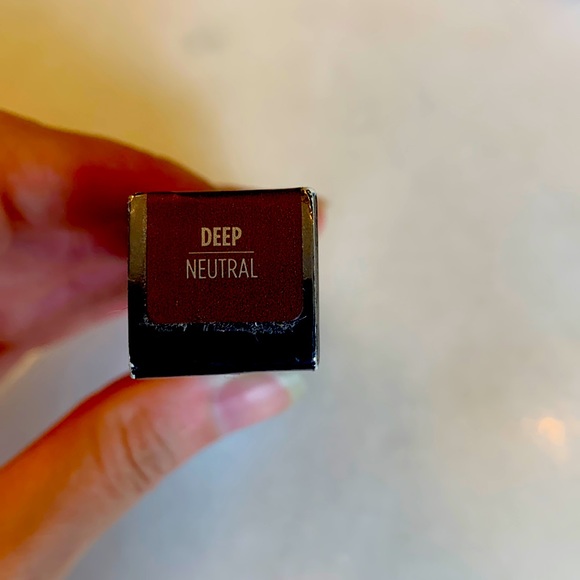 UD All Nighter waterproof full-coverage concealer - Picture 1 of 3